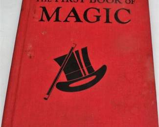 Lot 062   1 Bid(s)
VTG 1st Book of Magic illustrated