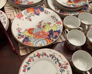 Lots of tobacco leaf china left