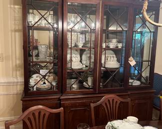 Henredon china cabinet