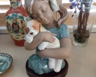 Lladro "Gabriele Girl"