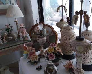 Lamps, collectibles 