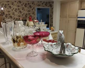 Collectible glassware, Italian basket 