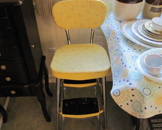 Step Stool Chair