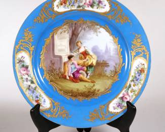 SEVRES CABINET PLATE | Showing an amorous couple
 - dia. 9.75 in.