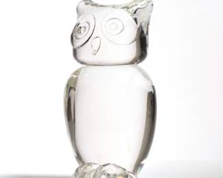 STEUBEN BLOWN GLASS OWL | Signed on bottom
 - l. 5.5 x w. 5.5 x h. 10 in.