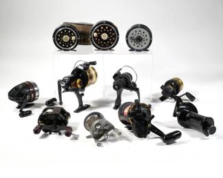 FISHING REELS & OTHER | Including a Shimano FX1000, a Daiwa GC80, a Daiwa PT33SH, a Penn 650SS, a Daiwa SL20SH, a Tebco 2030, plus five other reels, one in an Orvis padded case
