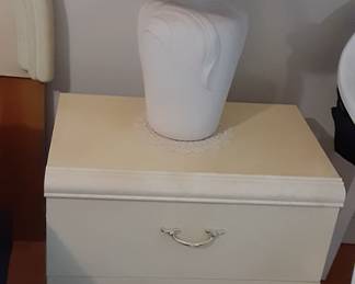 Nightstand to bedroom set.  Several nice lamps available. 