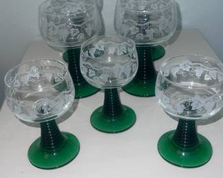 Beautiful holiday glasses (vintage)