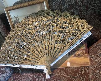 Gold metal fan - large