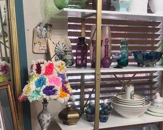 Lots of kitchen items. 