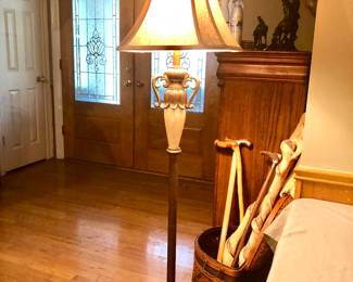 Elegant floor lamp
