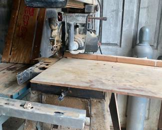 Radial arm saw