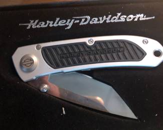 HD knife in box