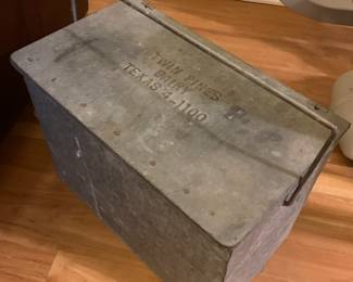 Twin Pines Dairy box