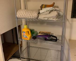 Adjustable wire shelving, linens