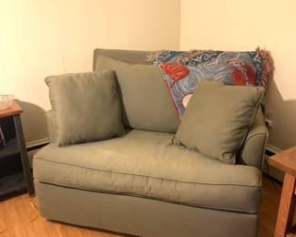 Nice small love seat with pull out twin bed