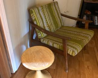 Mid century modern chair and tulip table