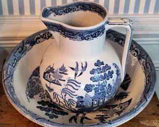 Blue Willow pitcher And bowl