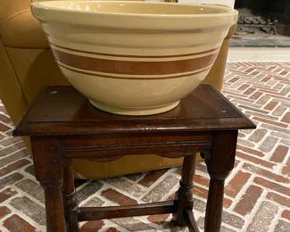 Large yellow ware