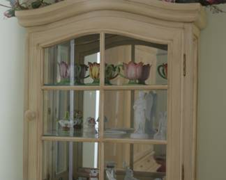 Wall hung miniature cabinet