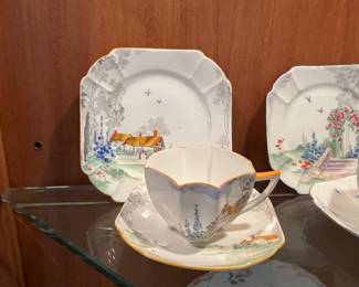 Shelley Queen Anne cups & saucers / trios