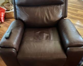 COMFY RECLINING LIFT CHAIR 