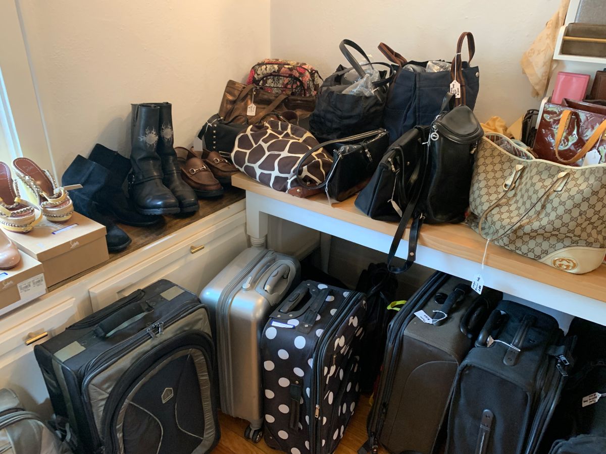 Estate Sale Last Day Clearance! in Waukegan, IL starts on 9/30/2023