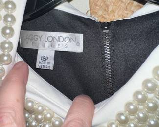 12 petite Maggy London dress 