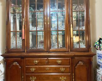 China cabinet/ hutch Crystal collection 