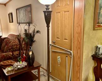 floor lamp