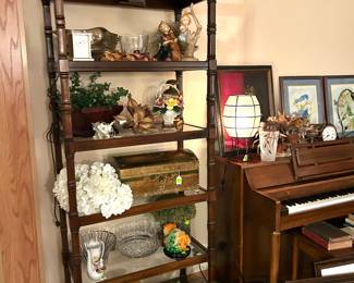 Bookcase/etagere