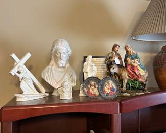 Jesus figurines 