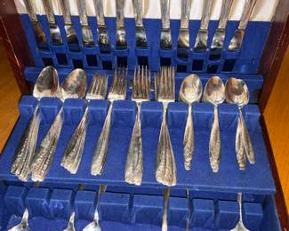 Silver Plate, Flatware set. setting for 12, plus extra people 