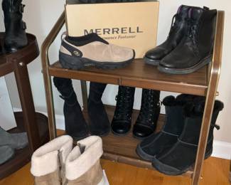Women's boots, size 9