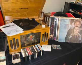 Crosley,  Radio, records, cassettes 