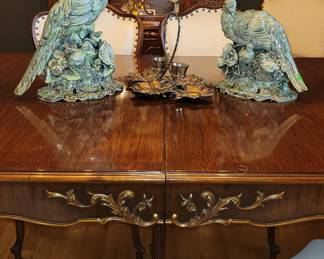 Romweber, French Provincial Louis XV,  Rosewood Table w/ 6 chairs & 2 leaves , Circa 1920s.  Matching Cabinet, Sideboard,  and cabinet. Great Condition.  