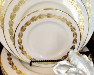 Lenox, "Golden Wreath", China