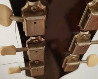 Vintage, Gibson,  guitar. Serial # 47356. Because of the large interest in both the Fender and the Gibson Guitar from around the country, we have elected to go to a sealed bid. They will will be available for preview till Saturday 1pm .