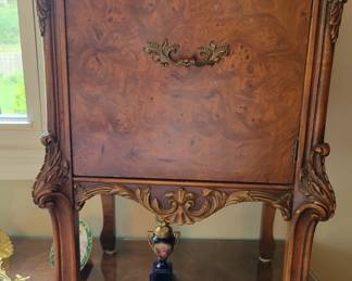 Romweber, French Provincial Louis XV,  matching chest of drawers, nightstand, dresser