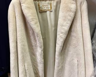 Menger Smart Shop blonde beaver coat 