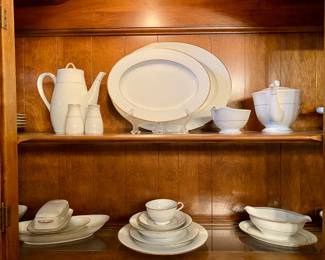 Noritake GUENEVERE china  #6517 , lovely complete set, beautiful condition 