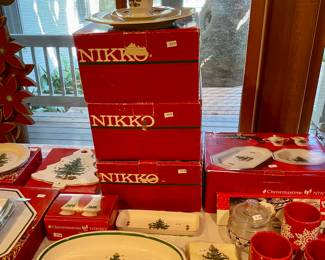 Nikko Christmas dish sets, with many serving pieces 