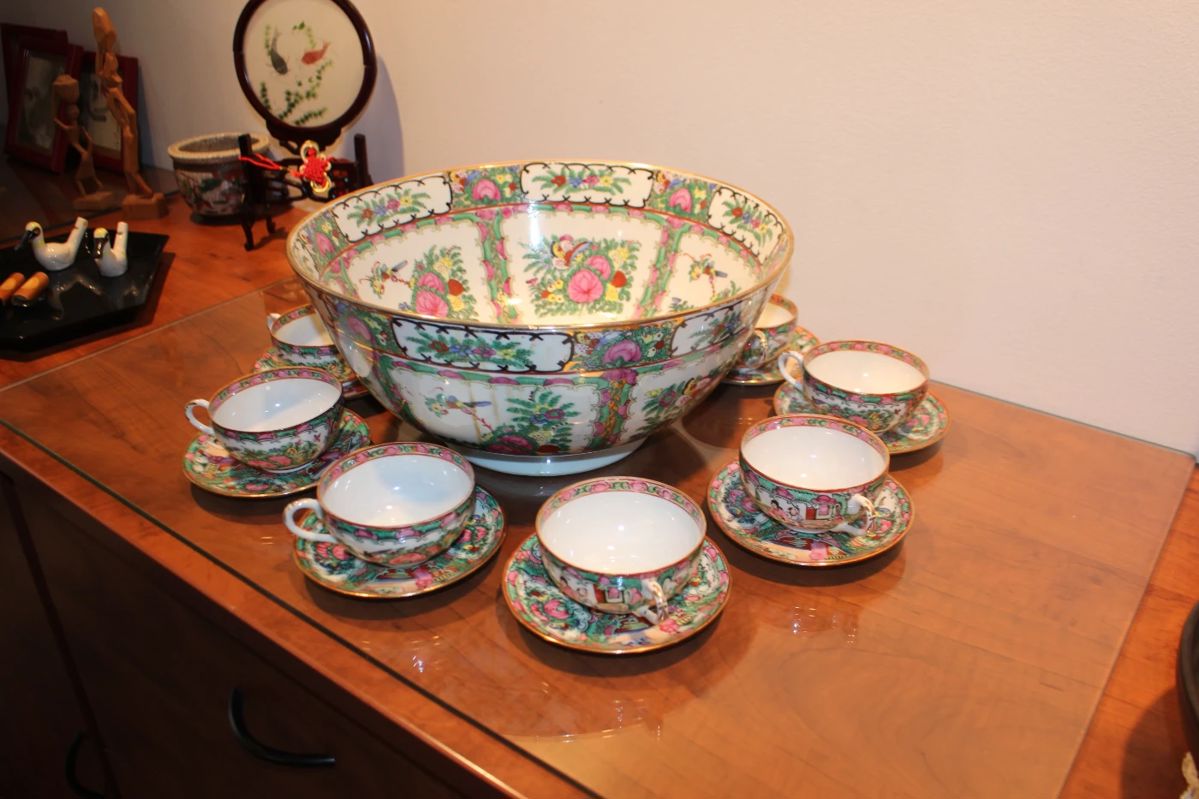 Canton Rose Large Bowl, Cups & Saucers