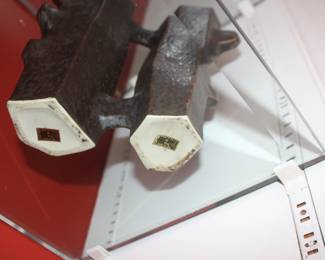 Bottom of Modern Chinese Vases ion Browns