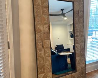 Leaning Mirror -Uttermost