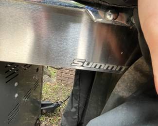 WEBER SUMMIT GRILL