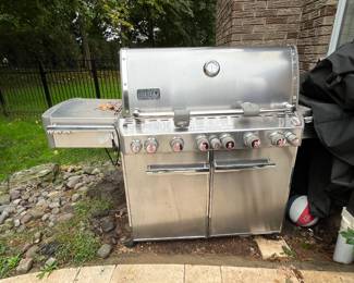 WEBER SUMMIT GRILL