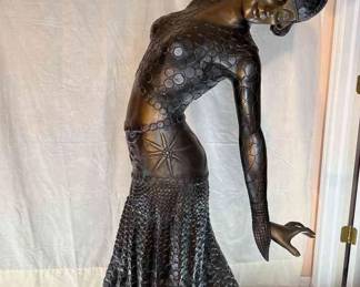 Coin Dancer Monumental by Chiparus