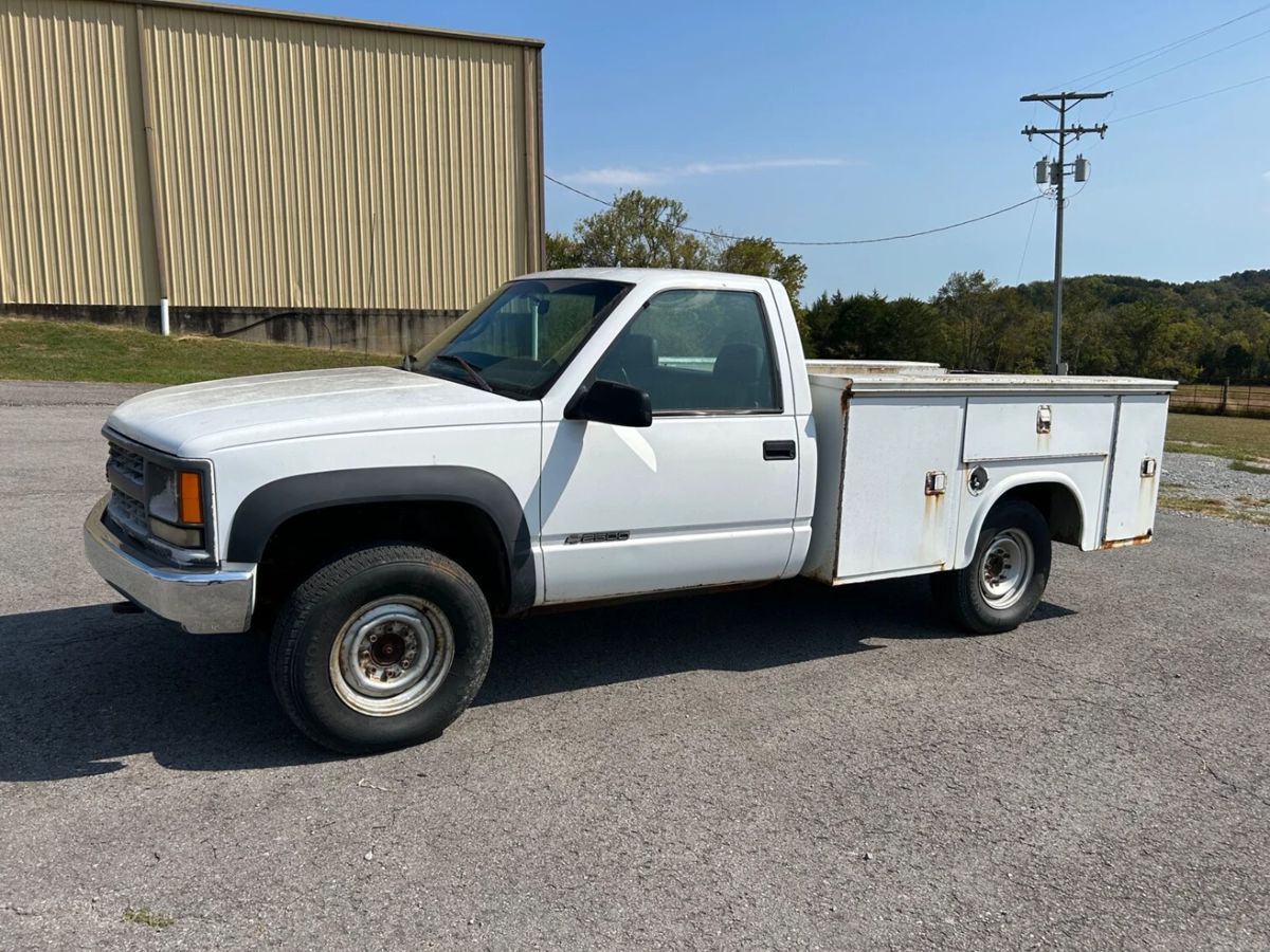 2000 Chev 2500 4x4 service truck