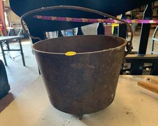 CAST IRON POT
